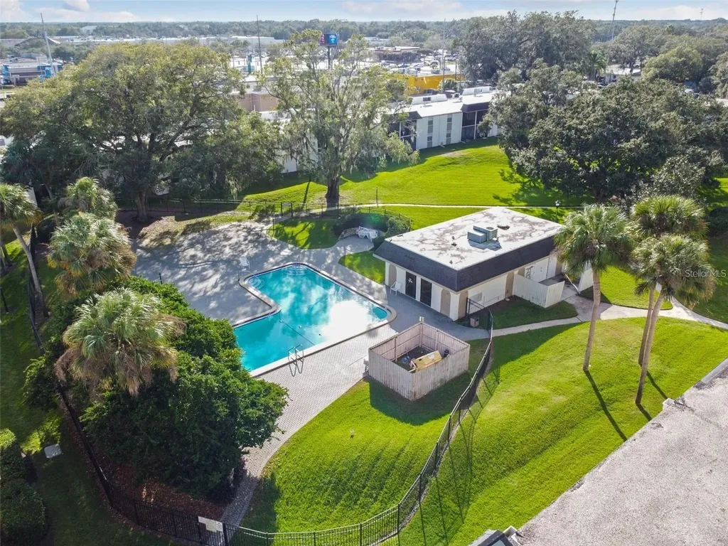122 N Kings Avenue Brandon FL 33510