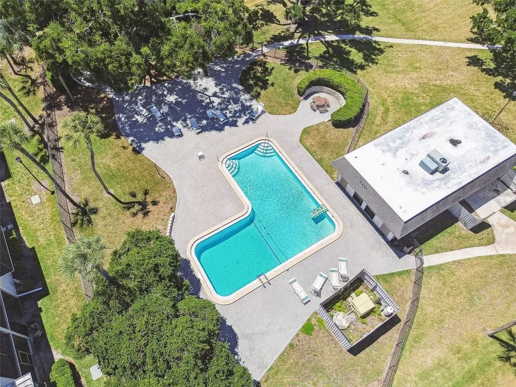 122 N Kings Avenue Brandon FL 33510