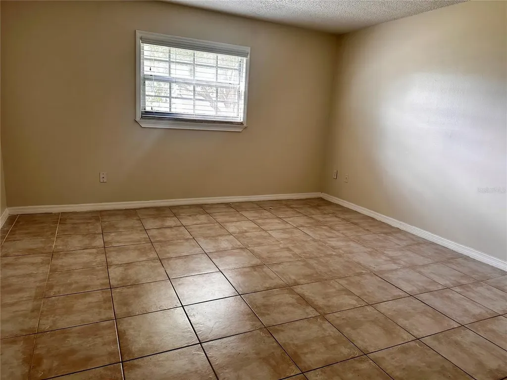 122 N Kings Avenue Brandon FL 33510