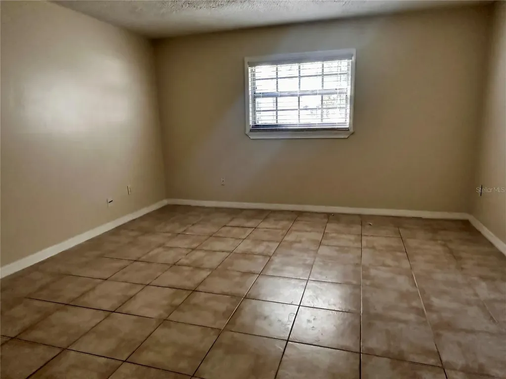 122 N Kings Avenue Brandon FL 33510