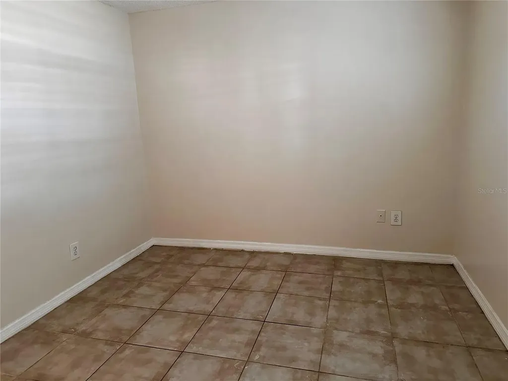 122 N Kings Avenue Brandon FL 33510