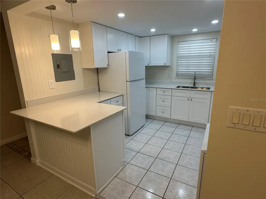 122 N Kings Avenue Brandon FL 33510