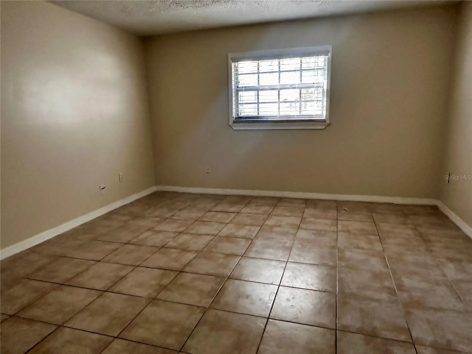 122 N Kings Avenue Brandon FL 33510