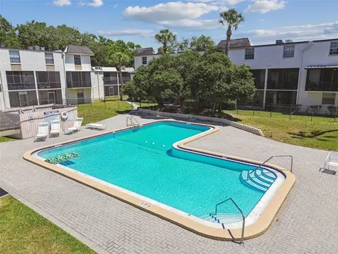 122 N Kings Avenue Brandon FL 33510