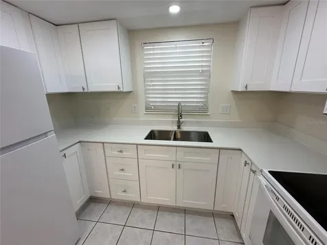 122 N Kings Avenue Brandon FL 33510