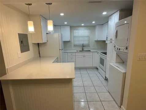 122 N Kings Avenue Brandon FL 33510