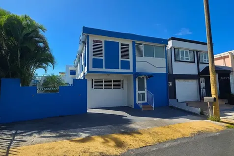 Urb. Villas De Levittown Calle 1 B9 Toa Baja PR 00949