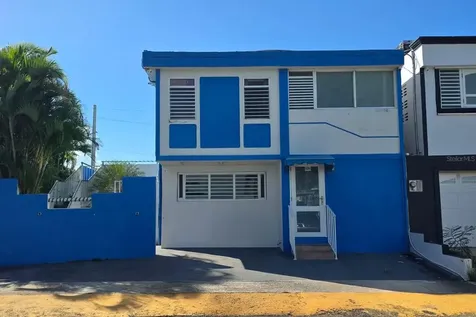Urb. Villas De Levittown Calle 1 B9 Toa Baja PR 00949