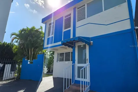 Urb. Villas De Levittown Calle 1 B9 Toa Baja PR 00949