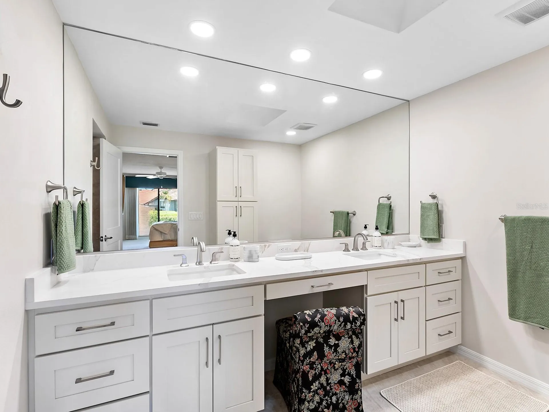 6094 Wilshire Boulevard Sarasota FL 34238