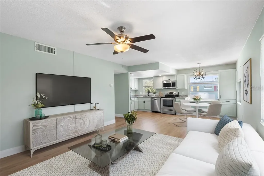 6262 Emerson Avenue S St Petersburg FL 33707