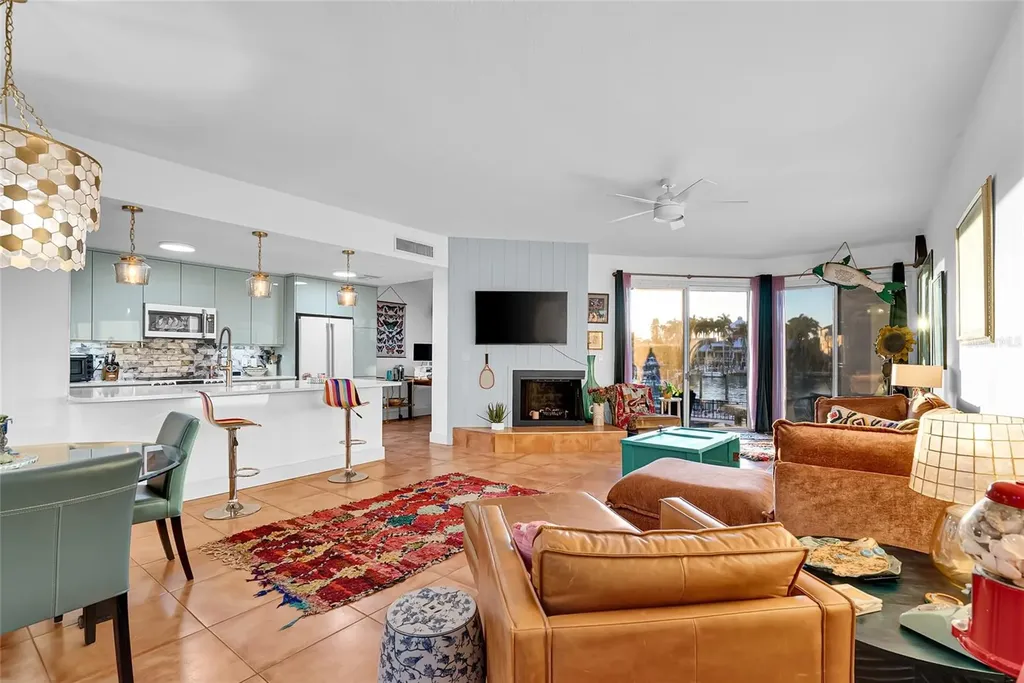 910 Pinellas Bayway S Tierra Verde FL 33715