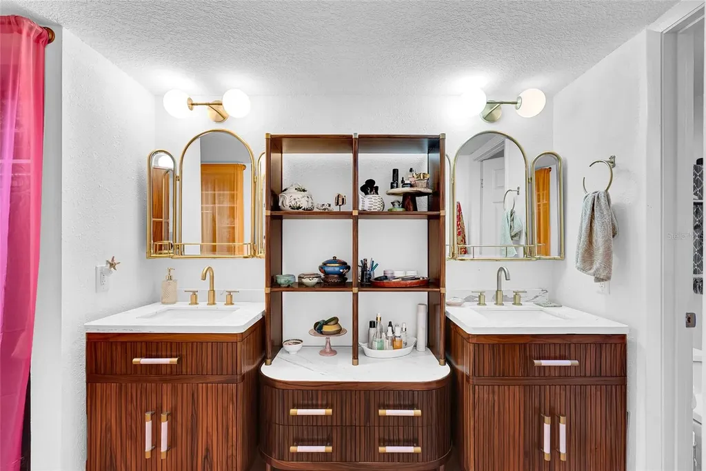 910 Pinellas Bayway S Tierra Verde FL 33715