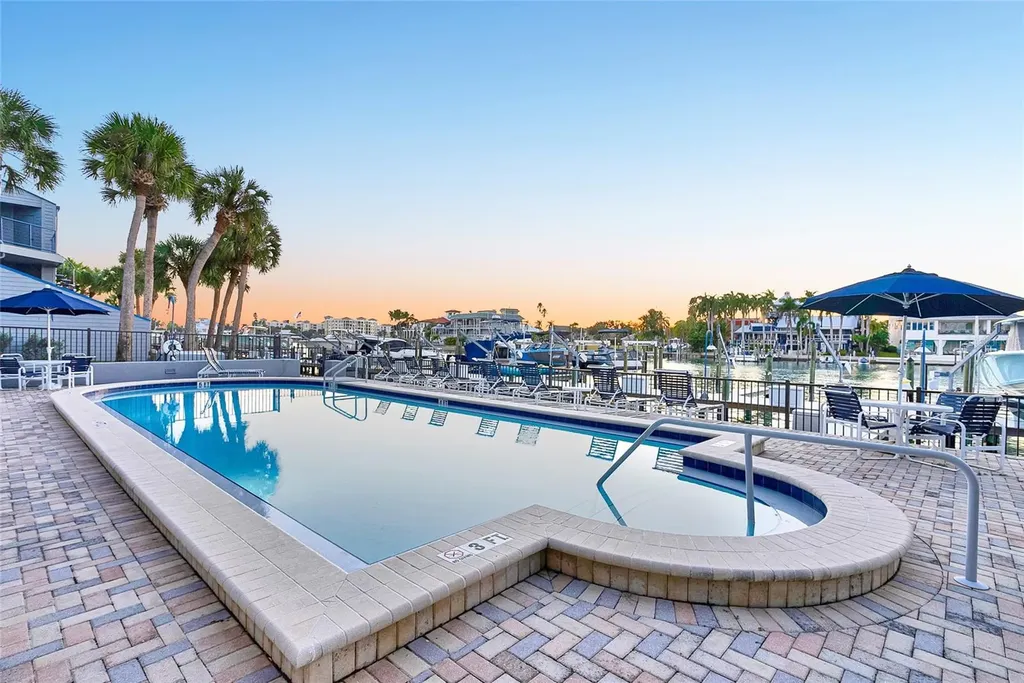 910 Pinellas Bayway S Tierra Verde FL 33715