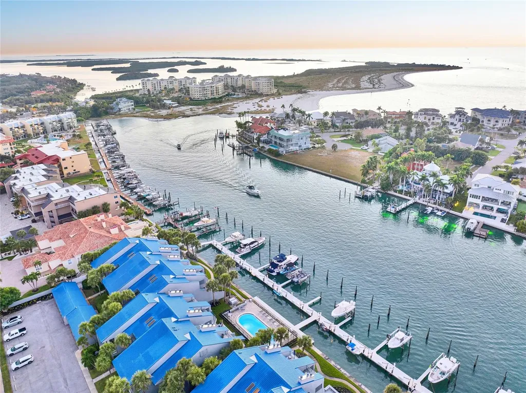 910 Pinellas Bayway S Tierra Verde FL 33715