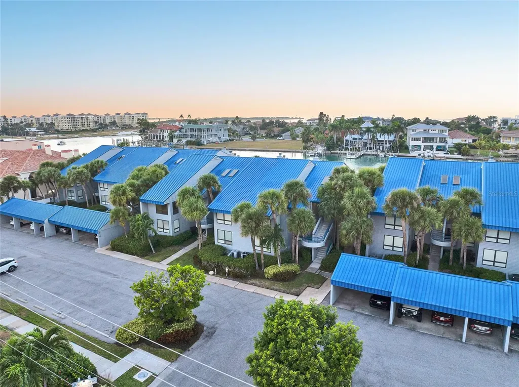 910 Pinellas Bayway S Tierra Verde FL 33715