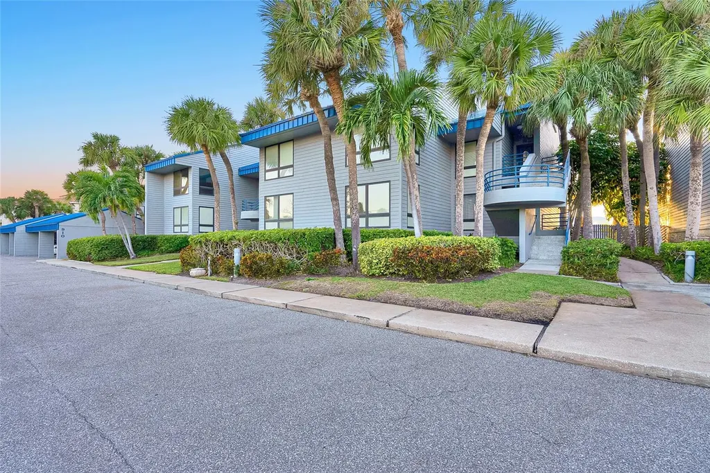 910 Pinellas Bayway S Tierra Verde FL 33715