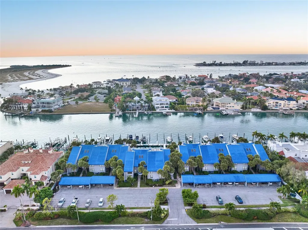 910 Pinellas Bayway S Tierra Verde FL 33715
