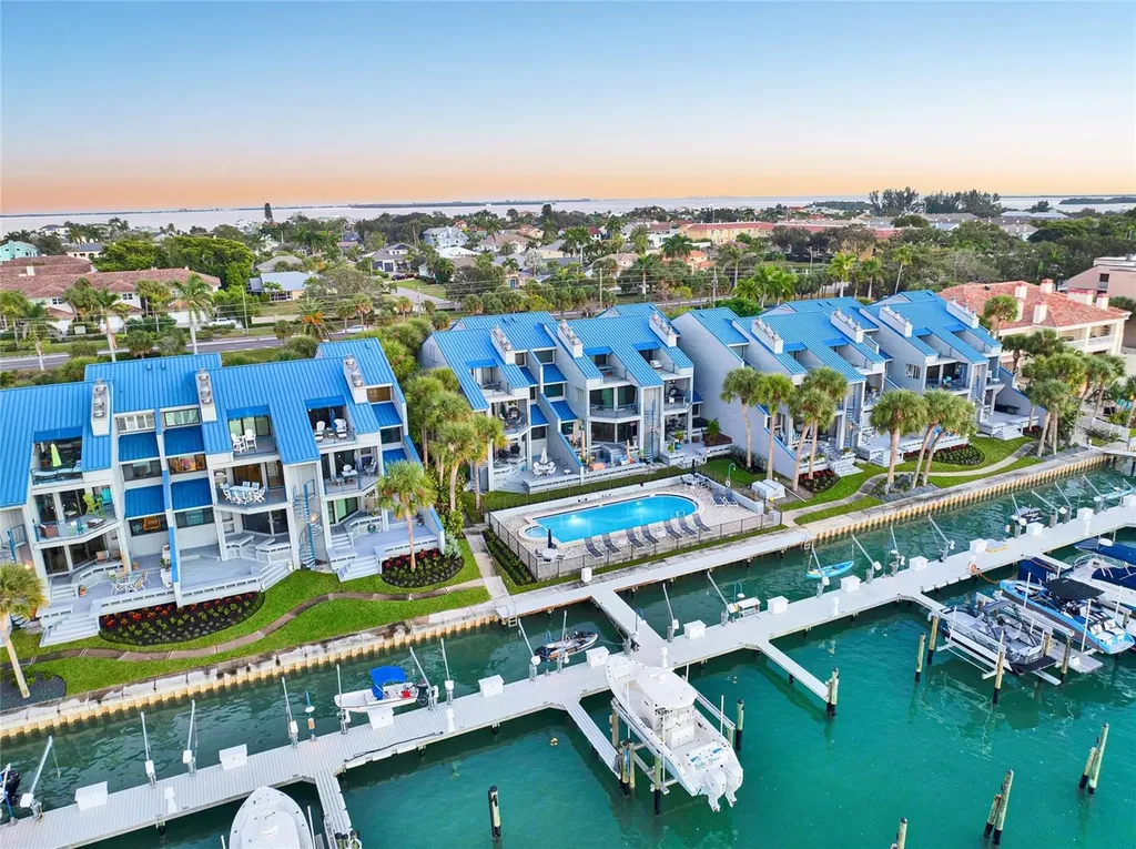 910 Pinellas Bayway S Tierra Verde FL 33715