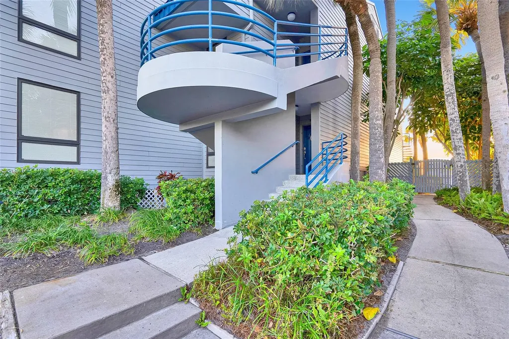 910 Pinellas Bayway S Tierra Verde FL 33715