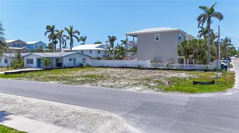6406 Holmes Boulevard Holmes Beach FL 34217