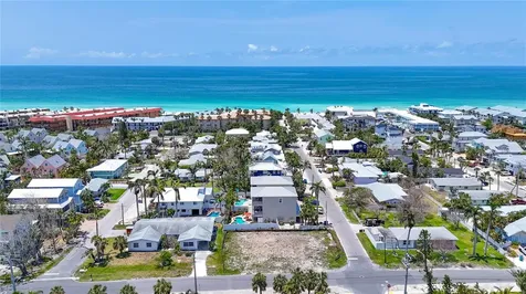 6406 Holmes Boulevard Holmes Beach FL 34217