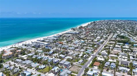 6406 Holmes Boulevard Holmes Beach FL 34217