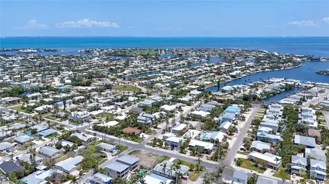 6406 Holmes Boulevard Holmes Beach FL 34217