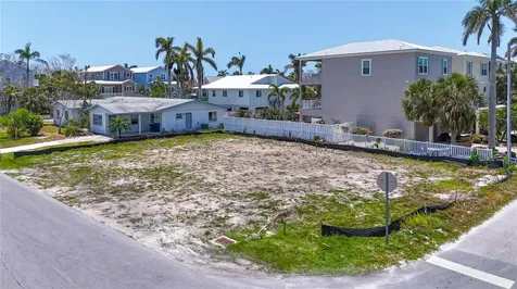 6406 Holmes Boulevard Holmes Beach FL 34217