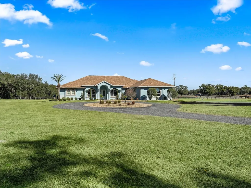 19351 E Levy Street Williston FL 32696