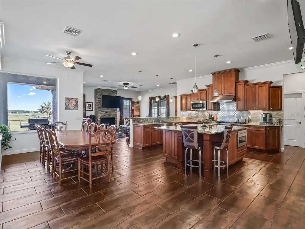 19351 E Levy Street Williston FL 32696