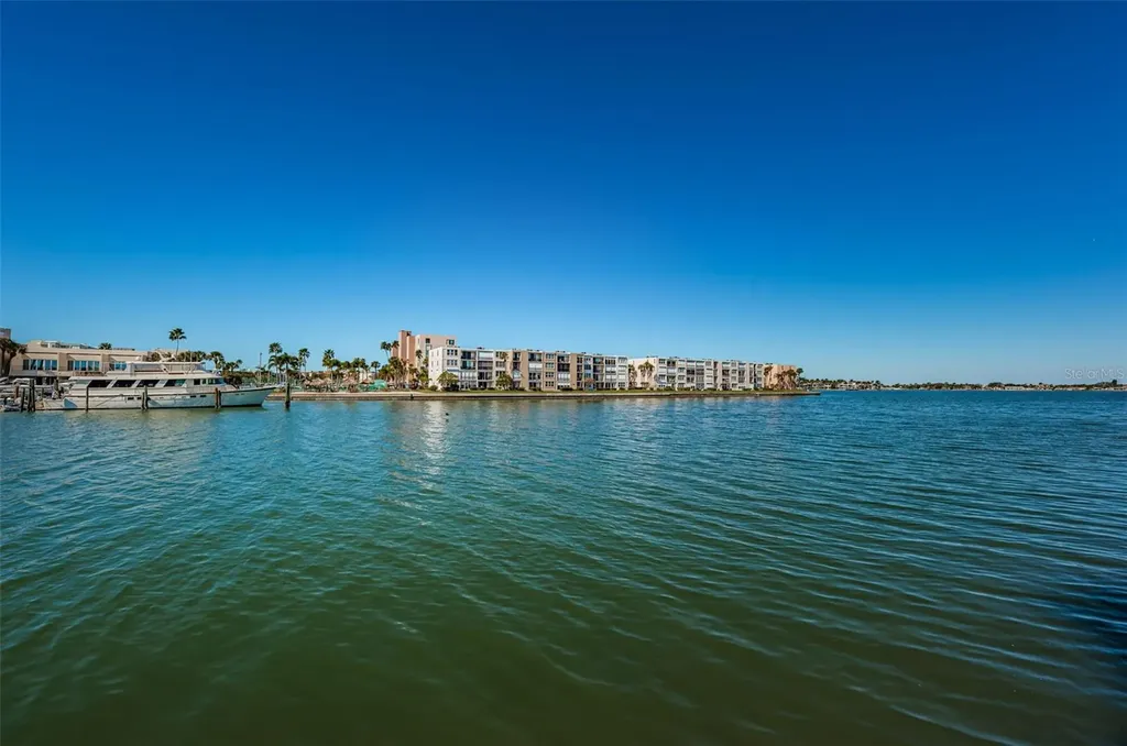 7420 Bay Island Drive S South Pasadena FL 33707