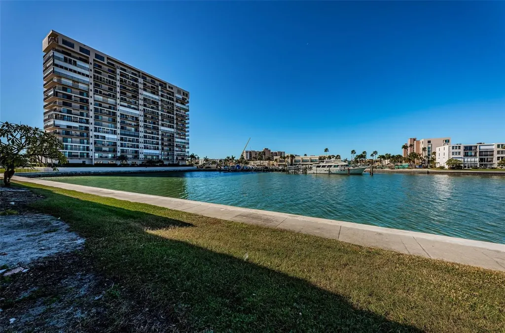 7420 Bay Island Drive S South Pasadena FL 33707
