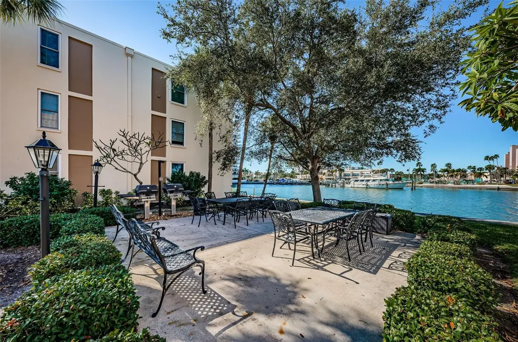 7420 Bay Island Drive S South Pasadena FL 33707