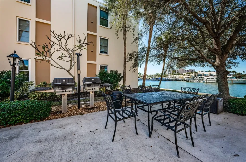 7420 Bay Island Drive S South Pasadena FL 33707