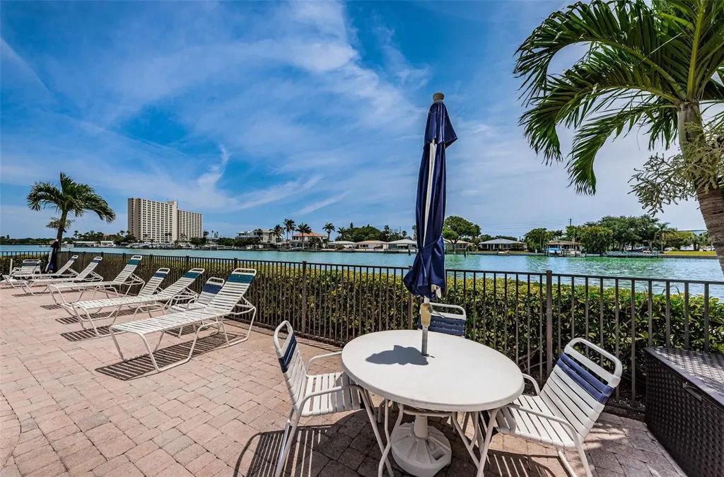 7420 Bay Island Drive S South Pasadena FL 33707