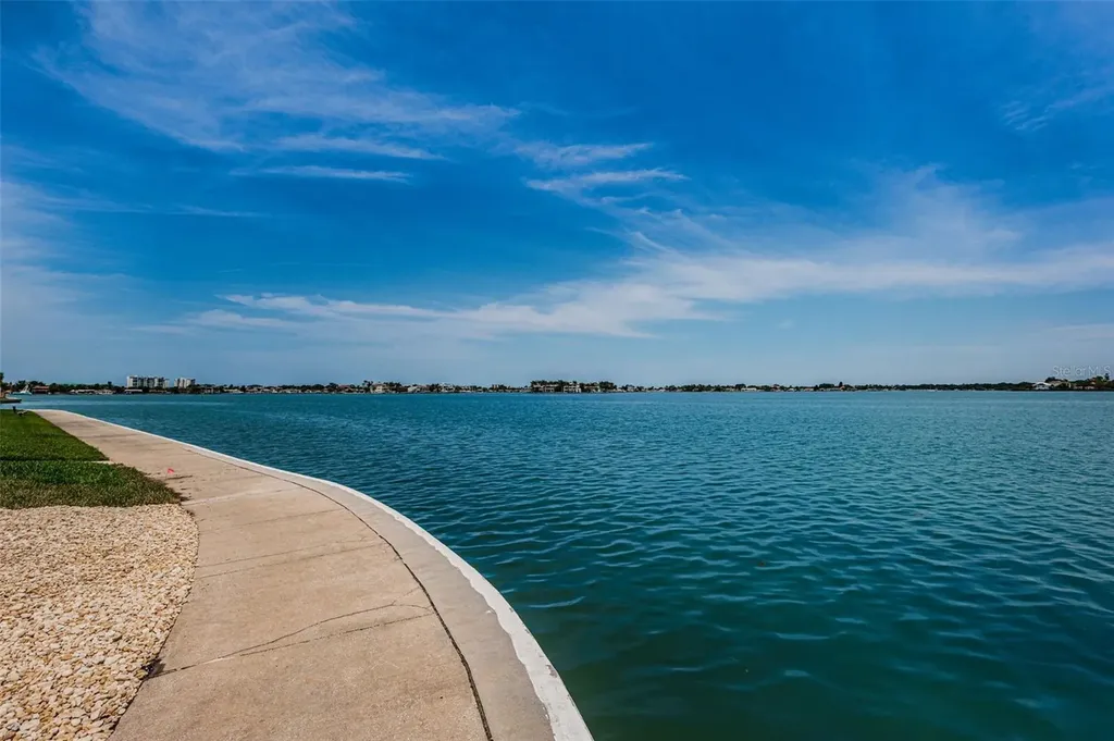 7420 Bay Island Drive S South Pasadena FL 33707