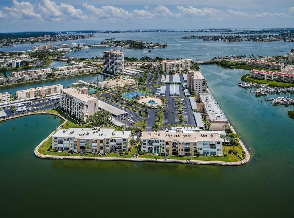 7420 Bay Island Drive S South Pasadena FL 33707