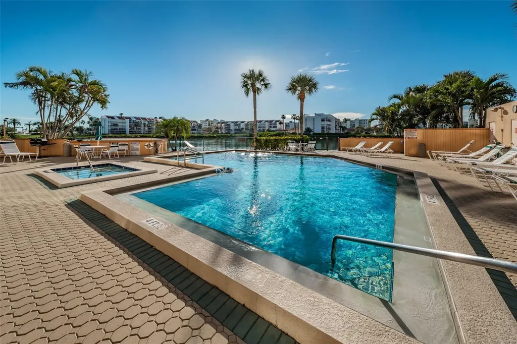 7420 Bay Island Drive S South Pasadena FL 33707