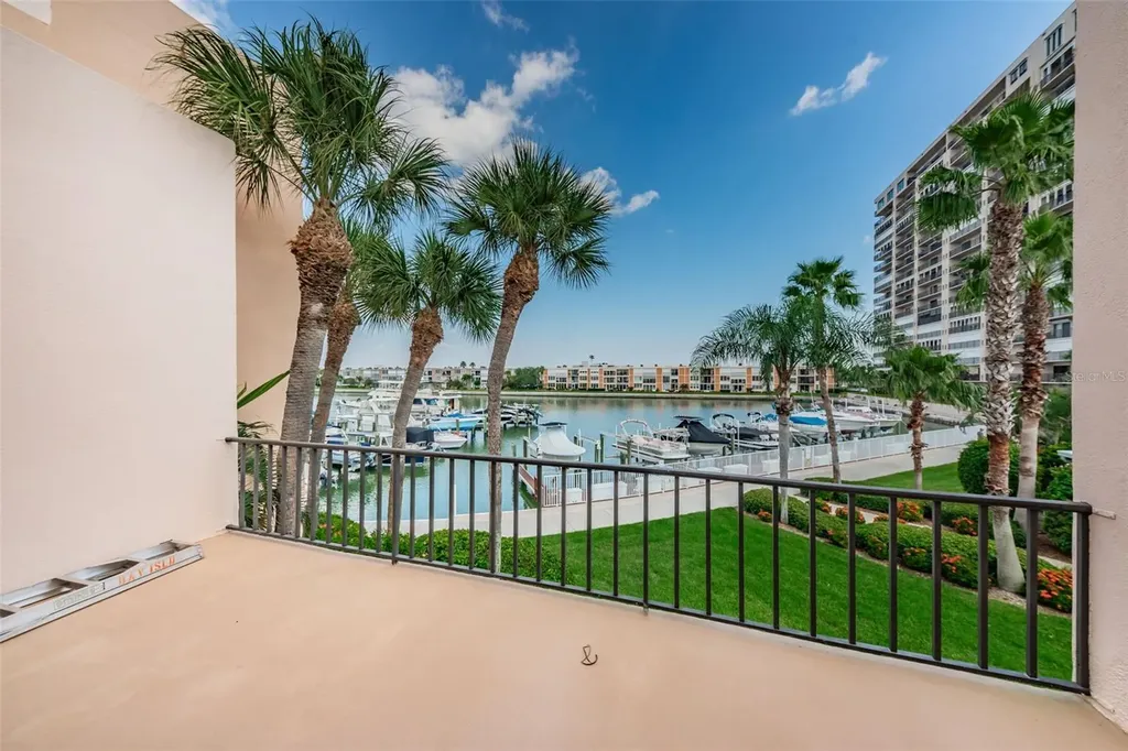 7420 Bay Island Drive S South Pasadena FL 33707