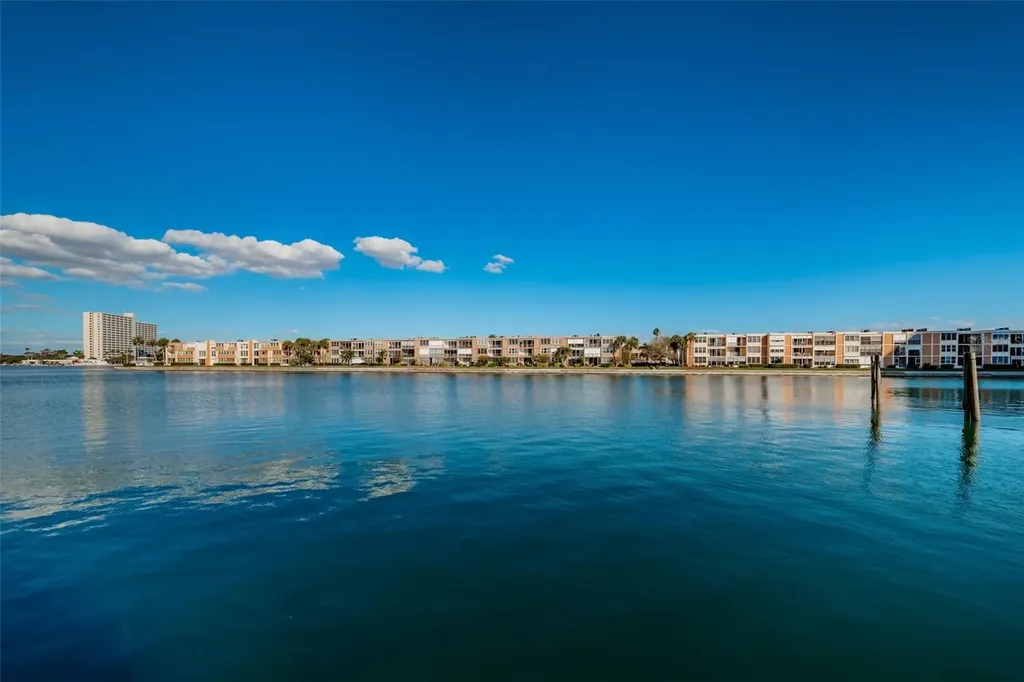 7420 Bay Island Drive S South Pasadena FL 33707