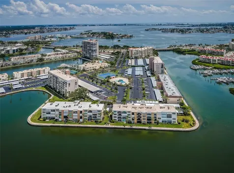 7420 Bay Island Drive S South Pasadena FL 33707