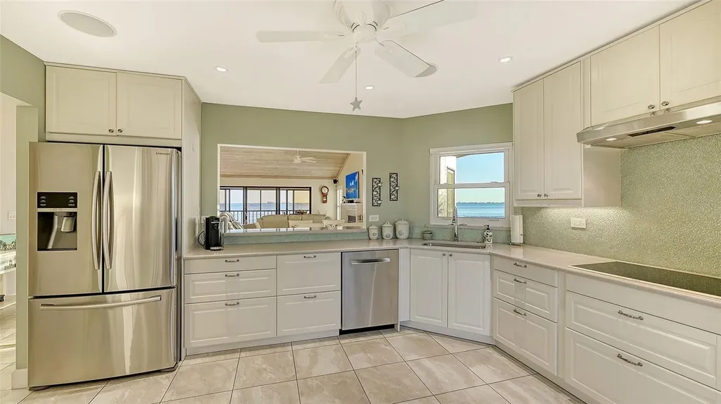 4535 Bay Club Drive Bradenton FL 34210