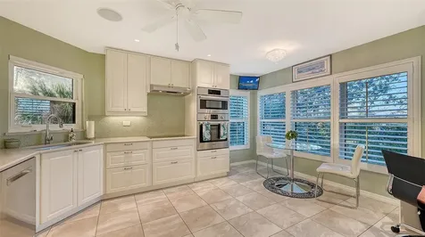 4535 Bay Club Drive Bradenton FL 34210