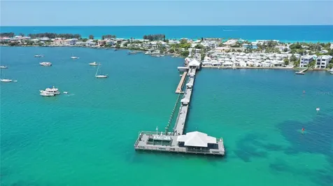 4535 Bay Club Drive Bradenton FL 34210
