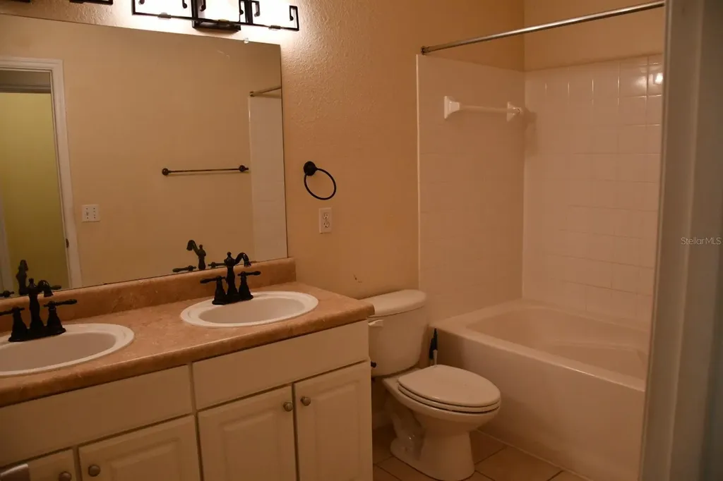 5062 NW 44th Lane Gainesville FL 32606