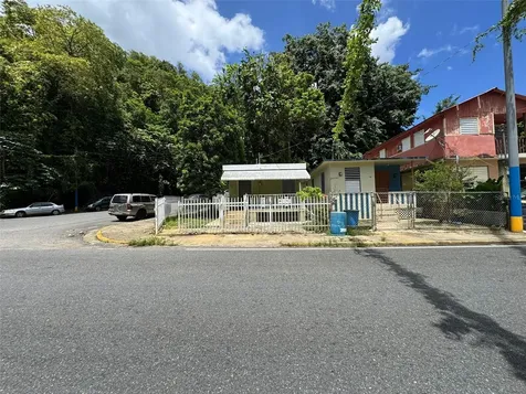 140 Ramon Torres Florida PR 00650