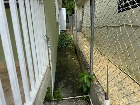 140 Ramon Torres Florida PR 00650