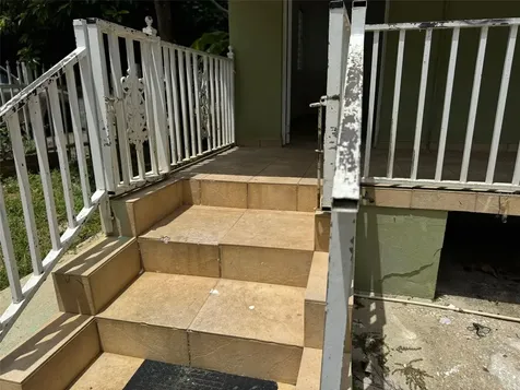 140 Ramon Torres Florida PR 00650