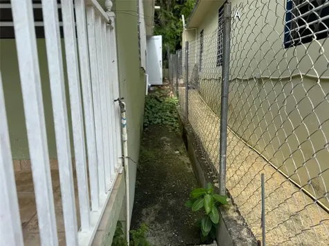 140 Ramon Torres Florida PR 00650